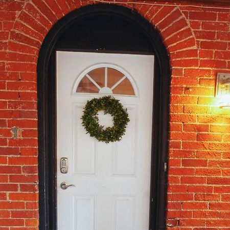 Large Upstairs Flat In Downtown Century Building Apartment Belleville Luaran gambar